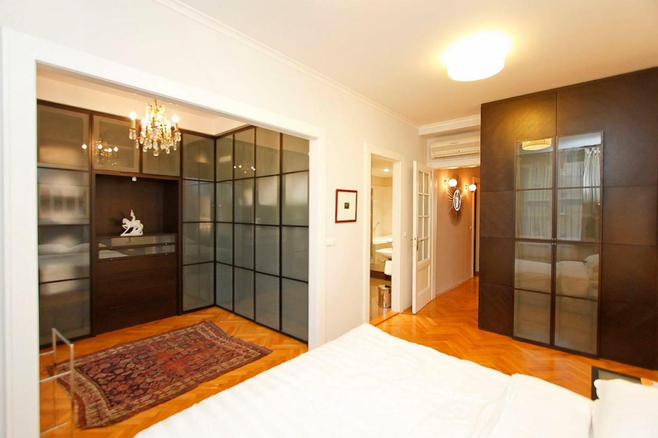 Spacious Elegance In The Heart Of Old Town ปราก ภายนอก รูปภาพ