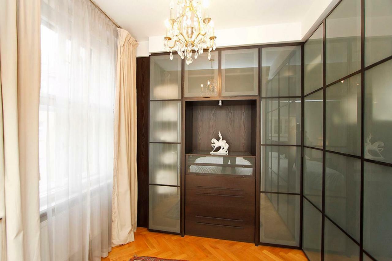Spacious Elegance In The Heart Of Old Town ปราก ภายนอก รูปภาพ